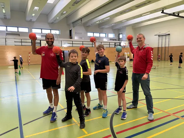 Pedram Payami Trainer U9/U10 männlich, Sebastian Wolf, Jonas Fleischhacker, Benedikt Müllner, Raphael Saida, Obmann Günter Grossberger | Foto: Victoria Edlinger