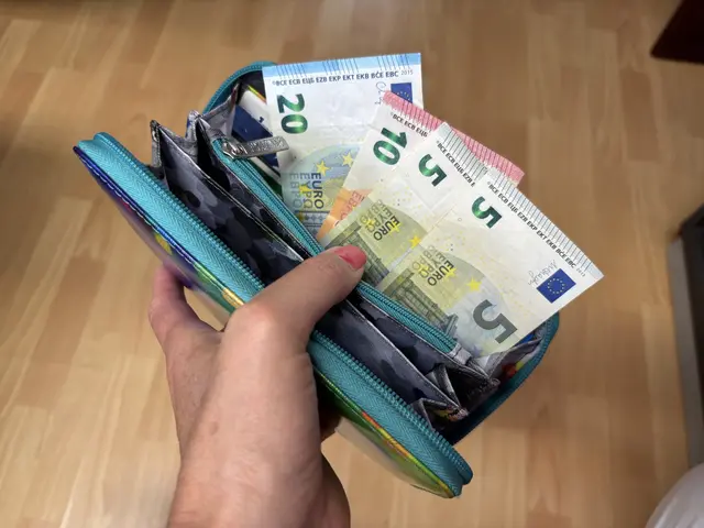 Bargeld bleibt für viele Menschen unverzichtbar. | Foto: MeinBezirk