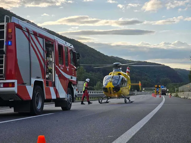 Auch der Rettungshubschrauber landete am 22. Juli auf der A2. | Foto: www.einsatzdoku.at