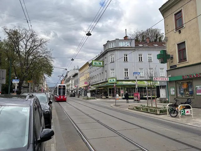Die neue Thaliastraße ist fertiggestellt. MeinBezirk möchte wissen, was die Anrainerinnen und Anrainer davon halten.  | Foto: Ipirotis/MeinBezirk
