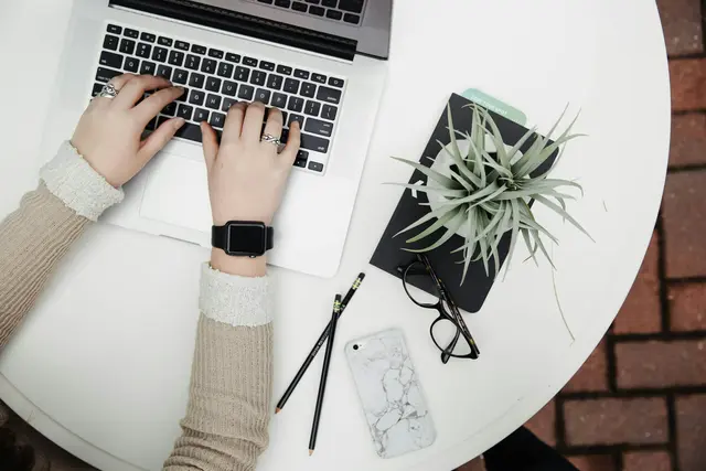 In der politischen Diskussion um Teilzeitarbeit in NÖ stehen sich SPÖ und ÖVP mit deutlich unterschiedlichen Konzepten gegenüber. | Foto: Unsplash