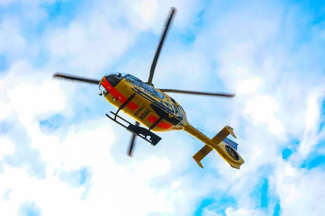 Aufgrund der Schwere der Verletzung wurde der Notarzthubschrauber gerufen. | Foto: Symbolfoto: Pressefoto Scharinger