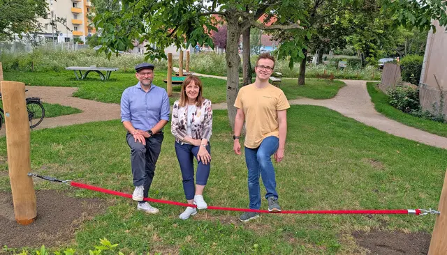 Balancieren auf der slackline ist ganz schön tricky!. Probieren Sie es doch einmal selbst aus. | Foto: Stadtgemeinde Mödling/cb