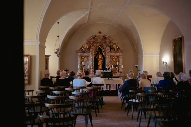 Chorproben in den historischen Räumlichkeiten. | Foto: Santrucek