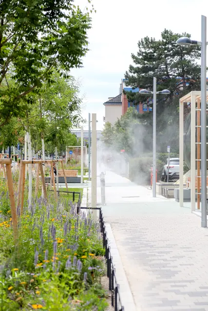 Hochmoderne Infrastruktur für Radfahrer. Neben viel Begrünung mit Bäumen und Beeten bieten auch Nebelanlagen die Möglichkeit zur Abkühlung entlang des Weges. | Foto: Stadt Wien/Christian Fürthner