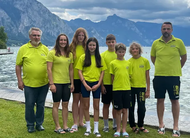 Die Braunauer Mannschaft (von links): Trainer Franz-Josef Cecetka, Verena Eichberger, Melina Feichtenschlager, Linda Krajcova, Leon Stokic, Matthias Schmidt, Nils Stani und Sportleiter Jasmin Stokic. | Foto: SC Braunau