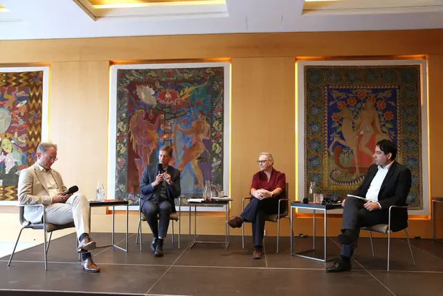 Jan-Heiner Tück, „Disputationes“-Präsident Dietmar W. Winkler, Carola Roloff und Mouhanad Khorchide im Gespräch über das Schicksal, über Vorsehungen sowie über Allwissenheit und Allmacht Gottes. | Foto: Erzdiözese Salzburg (eds)/Michaela Greil