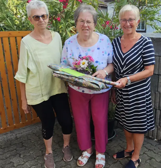 Elisabeth Pany, Jubilarin Anna Amböck und Inge Kapeller (v.l.) | Foto: Pensionistenverband Vitis