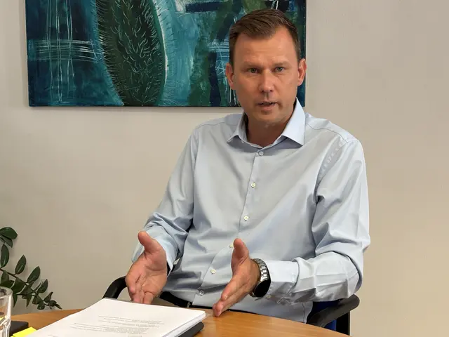 Bürgermeister Daniel Kos hat neue Pläne für das alte Gemeindeamt in Kaindorf, ein Verkauf ist unter seiner Führung ausgeschlossen. | Foto: Waltraud Fischer
