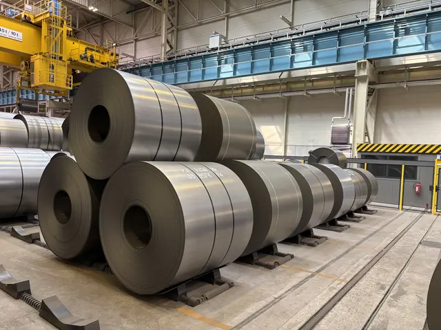 Eine "Blechrolle" (Coil) ist zehn Kilometer lang und bis zu 25 Tonnen schwer. Aus dem Stahl entsteht hochqualitatives Elektroband, das im neuen E-Motor von BMW zum Einsatz kommt. | Foto: MeinBezirk