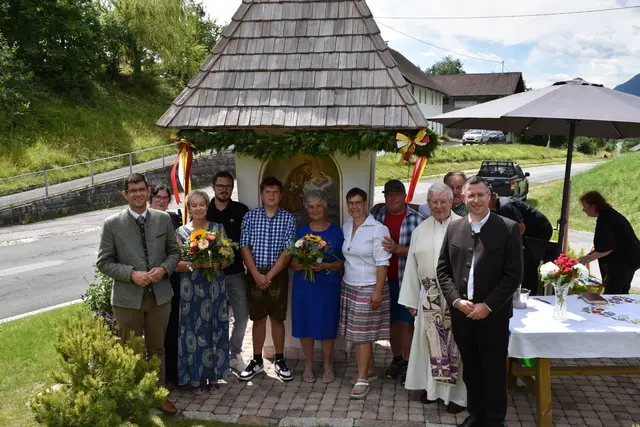 v.l.n.r.: LHSTV. Gruber Martin, GR Pichler Birgit, Köchl Renate, Vize-Bgm. Mack Sebastian BSc. Schoitsch Tobias, Stuppnik Silvia, Hebein Lydia, Binter Albert, Provisor i.R. Kons. Rat Blümel Hans-Peter, Stichaller Johannes, Bgm. Dipl.-HLFL-Ing. Altersberger Alfred | Foto: MeinBezirk