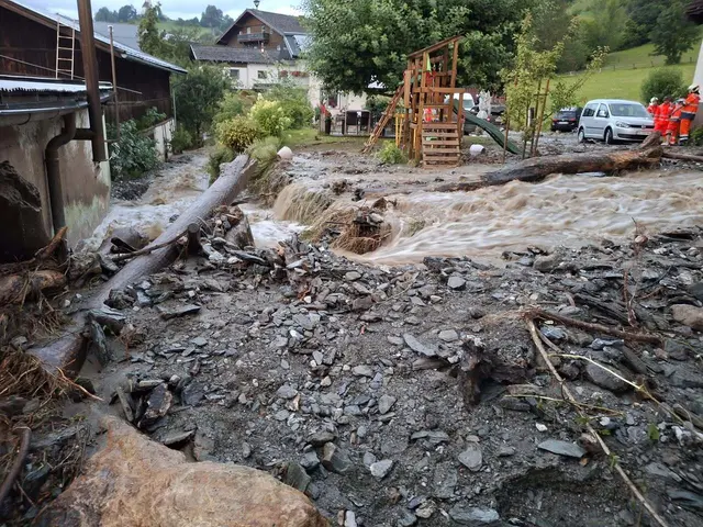 Die Feuewehr Bruck und Taxenbach wurden am gestrigen Abend, dem 23. Juli 2025, stark gefordert. | Foto: Feuerwehr Bruck