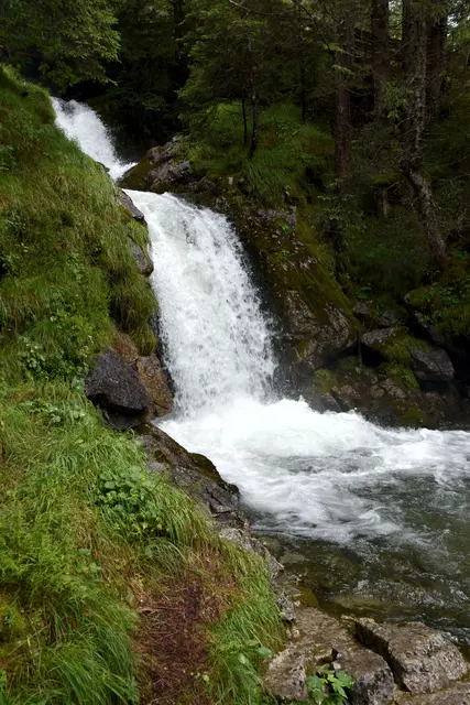 Kaum zu glauben: dieser beachtliche Wasserfall kommt und geht. Die genauen Hintergründe kennt man nicht. | Foto: Pohler