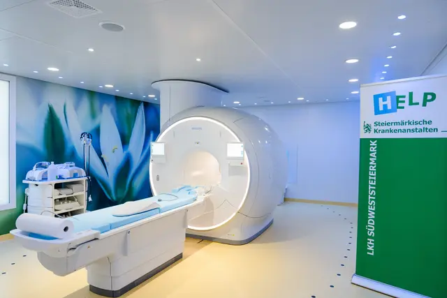 Nach einer Bauzeit von 14 Monaten wurde das 7,18-Millionen-Euro-Projekt feierlich eröffnet. Die neue MRT-Einheit ist ausschließlich für die Diagnostik der stationären Patientinnen und Patienten am LKH Südweststeiermark im Einsatz. | Foto: KAGes/Michaela Lorber