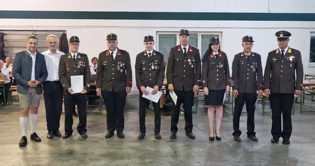 Ehrung verdienter Mitglieder und Unterstützer | Foto: FF Aschau