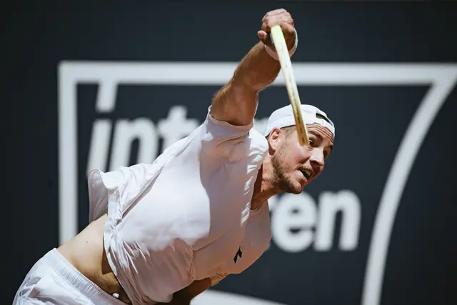 Jen-Lennard Struff für Deutschland im Einsatz. | Foto: Mia Knoll