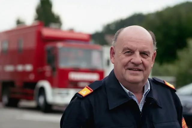 Ein Josef Huber, drei Funktionen: Feuerwehrchef von Aspang, Bezirksfeuerwehrkommandant und Landesfeuerwehrrat. | Foto: Santrucek