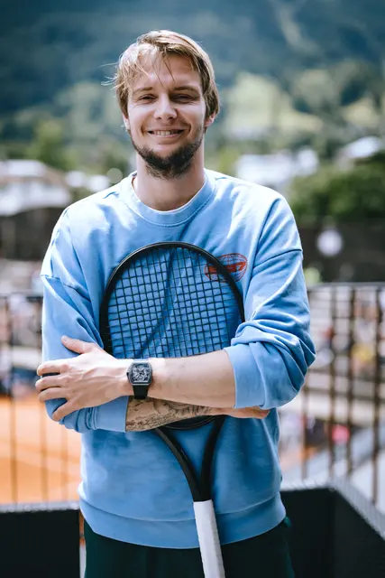 Gut gelaunt: Nr. 1 Alexander Bublik. | Foto: Mia Knoll