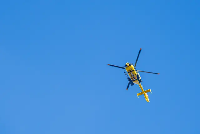 Der verletzte 18-jährige Motorradfahrer wurde ins UKH geflogen. (Symbolfoto) | Foto: stock.adobe.com/at/Sonja Birkelbach 
