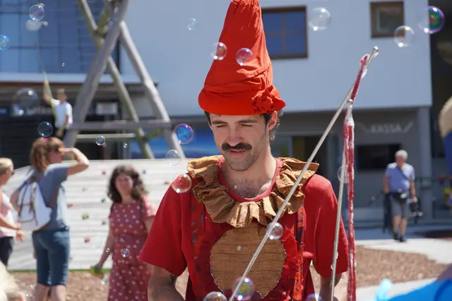 Seifenblasen liegen in der Luft! | Foto: Nicole Hettegger