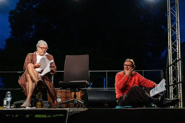 Schwimmender Salon mit Roland Koch und Michael Maertens. | Foto: Cedrick Kollerics