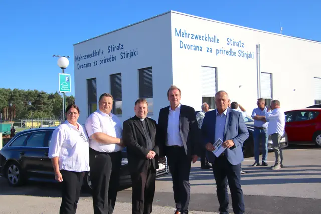 Bei der Eröffnung: Vizebürgermeisterin Sandra Kirisits, LAbg. Bernd Strobl, Pfarrmoderator Marko Zadravec, LAbg. Christian Drobits, Bürgermeister Andreas Grandits (von links). | Foto: Martin Wurglits