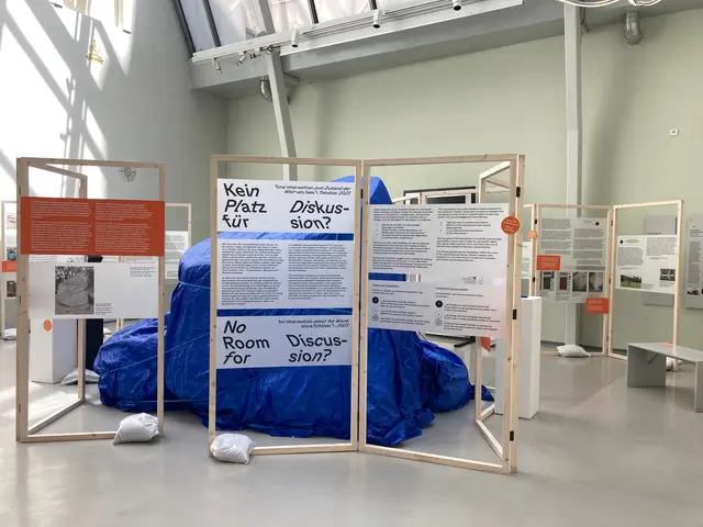 Eine Intervention im Jüdischen Museum beschäftigt sich mit der zunehmenden Polarisierung und wie man dieser entgegenwirken kann.  | Foto: Jüdisches Museum Wien