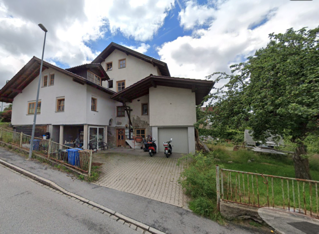 In diesem Haus fanden die Ermittler drei Leichen – eine davon zerstückelt. | Foto: Screenshot/Google Street View