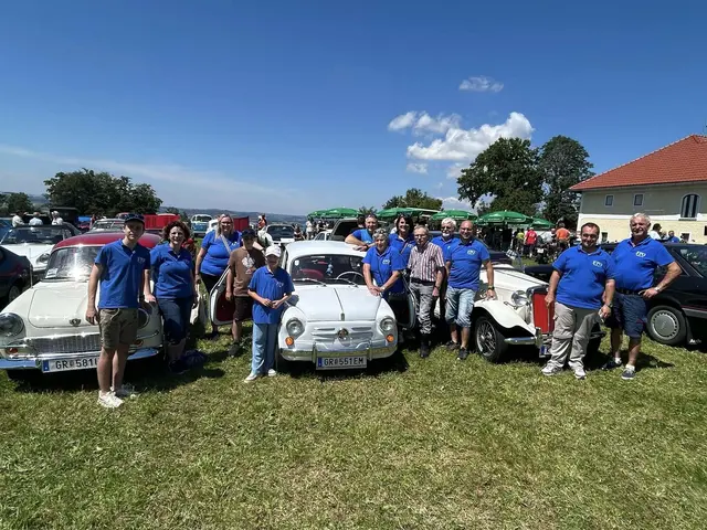 Das gute Wetter und eine große Auswahl an Oldtimern lockten mehr als 1.200 Gäste zum Treffen.  | Foto: FPÖ GR/EF