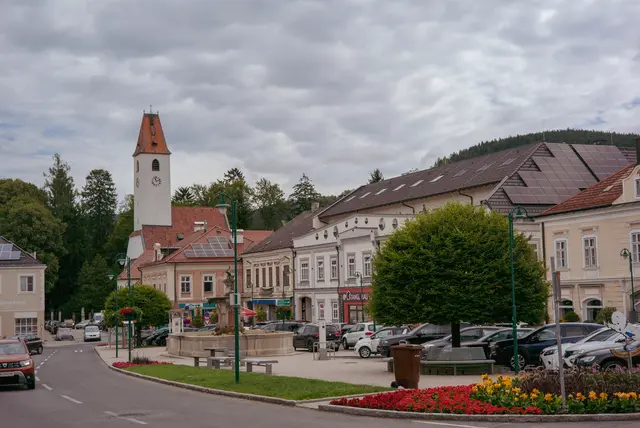 der Hauptplatz mit seinen Bürgerhäusern. | Foto: Santrucek