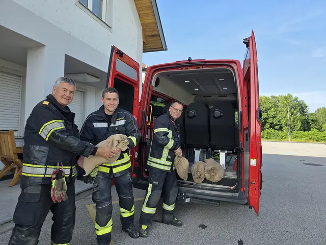 Abschnittsfeuerwehrkommandant Stefan Schaub, Abschnitts-Verwalter-Stv. Christoph Kickinger und Abschnittsfeuerwehrkommandant-Stv. Christoph Stockinger.