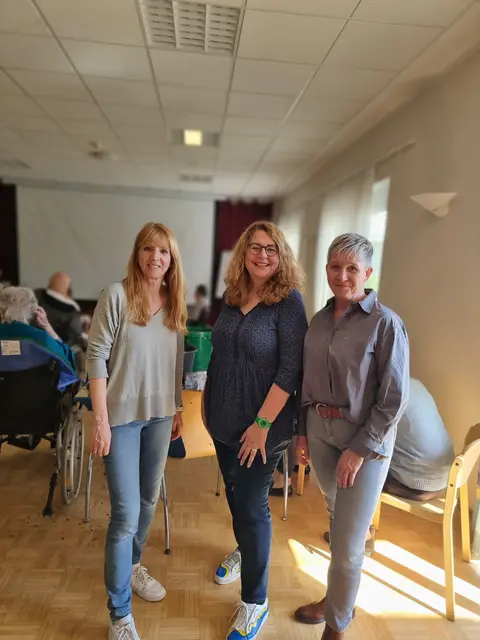 Freuen über die gelungene Kooperation (v.l.): Sandra Muhr (Kinderhaus), Doris Vanselow (AusbildungsFit) und Beata Tauscher (Seniorenzentrum). | Foto: LebensGroß
