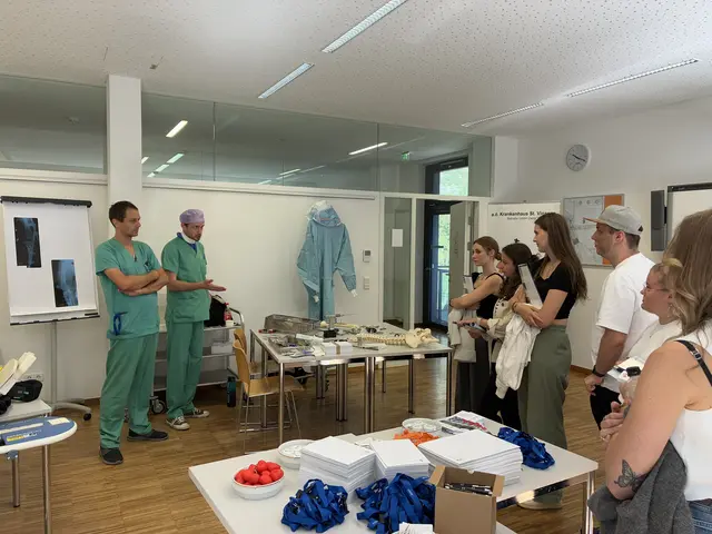 Die Auszubildenden konnten direkt mit potenziellen Arbeitgebern sprechen. | Foto: St. Vinzenz Bildungszentrum