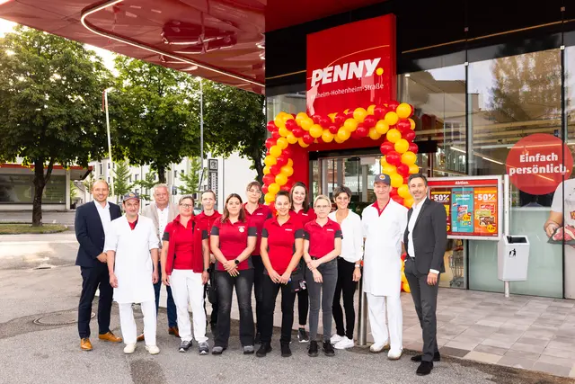 Das PENNY Team freut sich über die wiedereröffnete Filiale in Villach. | Foto: PENNY / Stefan Zamisch