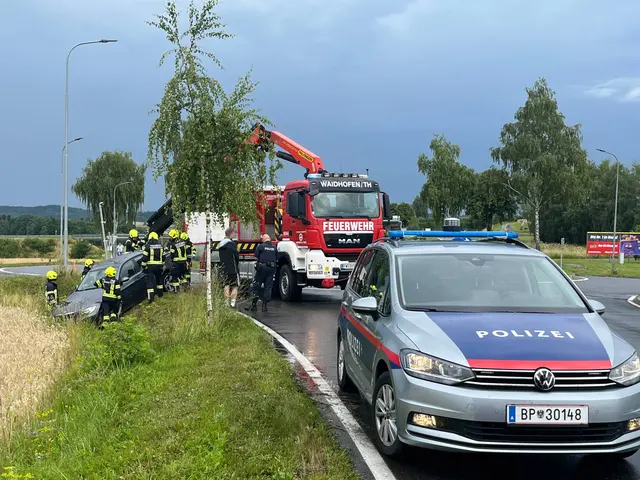 Die Einsatzkräfte am Unfallort in Waidhofen/Thaya | Foto: FF Waidhofen/Thaya