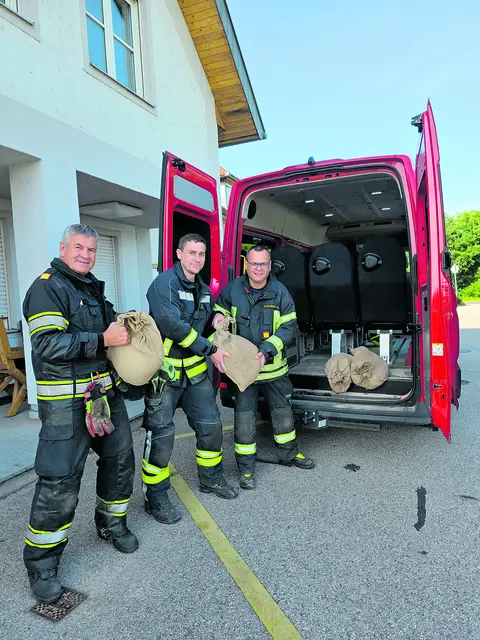 Abschnittsfeuerwehrkommandant Stefan Schaub, Abschnitts-Verwalter-Stv. Christoph Kickinger und Abschnittsfeuerwehrkommandant-Stv. Christoph Stockinger.