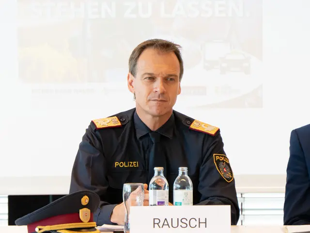 Auch Landespolizeidirektor Bernhard Rausch zeigte sich überzeugt vom Führungswechsel. | Foto: P8 Marketing GmbH