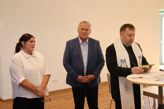 Gesegnet wurde der neue Gebäudeteil von Pfarrmoderator Marko Zadravec. | Foto: Martin Wurglits