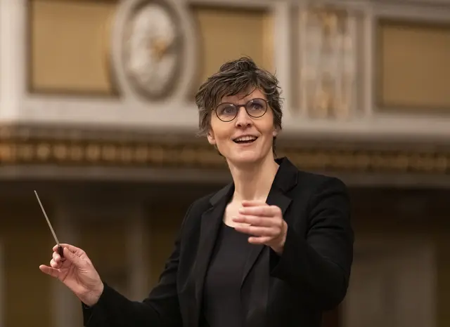 Die Dirigentin Elisabeth Fuchs prägt schon lange die Salzburger Musikszene mit ihrer Philharmonie Salzburg. | Foto: Erika Mayer