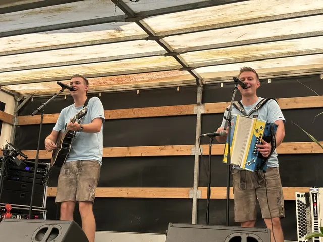 In ihrem Element: Live auf der Bühne für beste Stimmung sorgen. | Foto: Daniel Schmidt