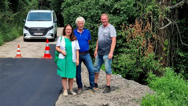 Vizebürgermeisterin Ingrid Burtscher, Johann Braunias und Wirtschaftshofleiter Manfred Hebenstreit. | Foto: Stadtgemeinde Pressbaum