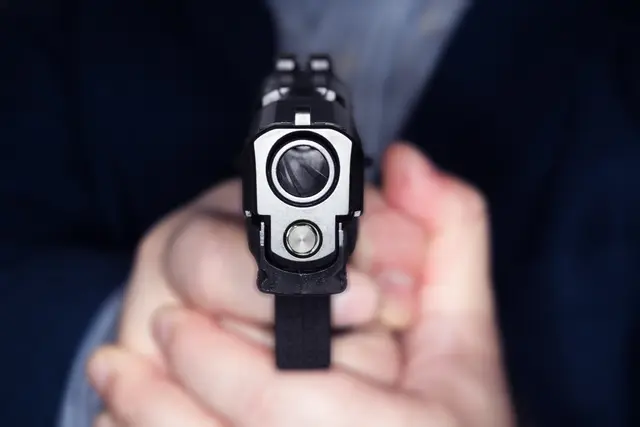 Die Schusswaffe habe sich als Schreckschusswaffe erwiesen.(Symbolfoto) | Foto: stock.adobe.com/at/Xtremest