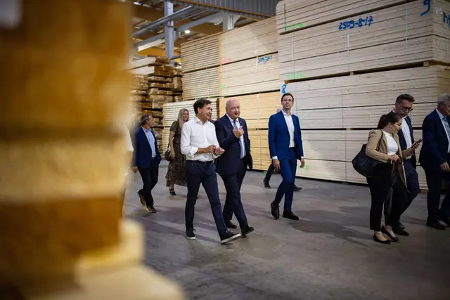 Betriebsbesuch in Ternitz. | Foto: ÖVP NÖ, Zezula