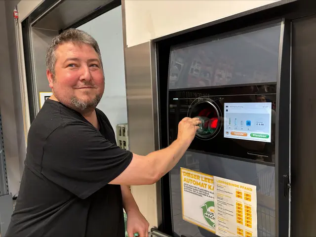 Thomas sammelt pro Woche fast 100 Stück. Manchmal ist auch der Automat defekt. | Foto: Fotos: Weber/RMA