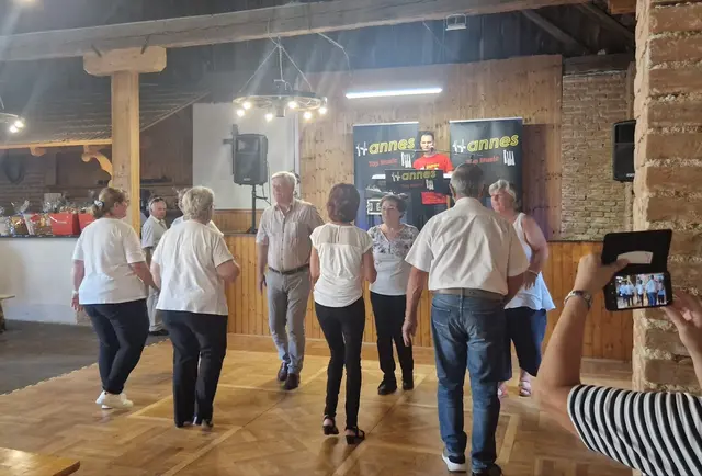  Die Gruppe TLM-KG zeigte beim Sommerfest Auszüge aus ihrem Tanzprogramm „Tanzen ab der Lebensmitte | Foto: Sieglinde Ohr