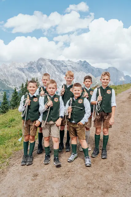 Die Schnalzer-Vorführungen begeisterten die Gäste entlang des Wanderweges. | Foto: Hochkönig Tourismus