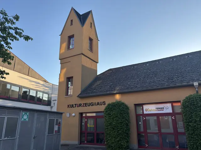 Blickfang und innovative Nachnutzung in Perg: Aus dem ehemaligen Feuerwehr-Zeughaus wurde das Kultur-Zeughaus. | Foto: MeinBezirk Perg/Köck