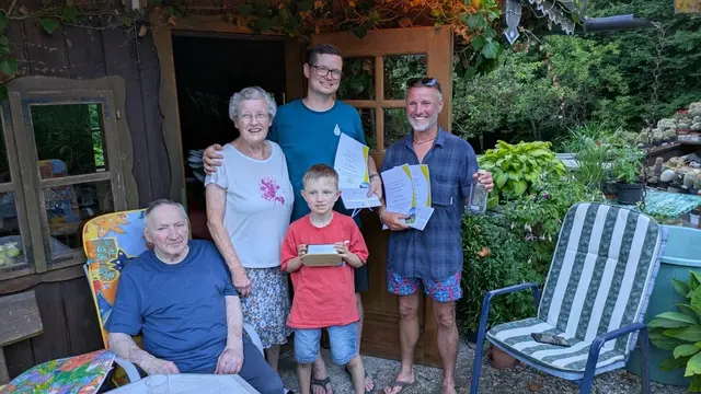 Der treue Gast Michael Klose, Sohn Franz, Schwager Daniel Kobisch und die Gastgeber Rosa und Erich Leitner. | Foto: Familie Leitner