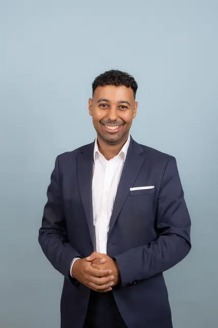 Luis William (ÖVP) vereint nun beide Führungspositionen der Partei im Bezirk.  | Foto: ÖVP Wien / Marcus Deak