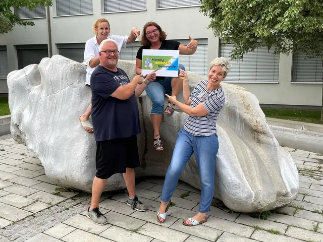 "Handybewusste Gemeinde": Karoline Buchberger, Gunter Nowak, Melanie Mondl und Claudia Froschauer vom Arbeitskreis "Junge Gemeinde" bilden das Kernteam des Projekts in Luftenberg. | Foto: AK Junge Gemeinde